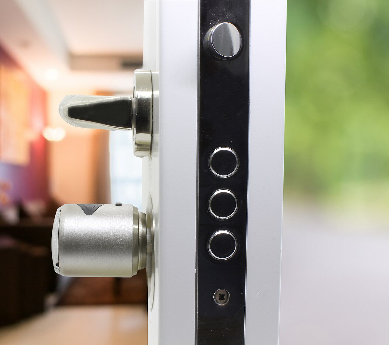 upgrading to smart locks at your lake of bays cottage - photo from Wikimedia Commons