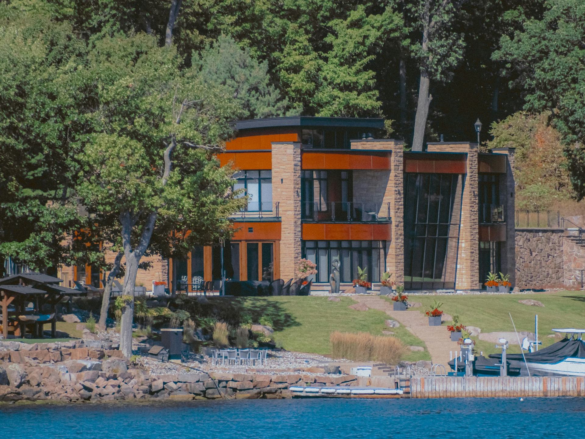 A modern lakefront cottage in daylight